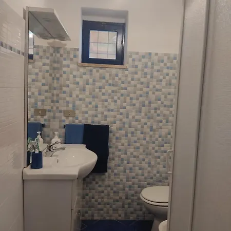La Cuspide Blu فيلة فالكوني